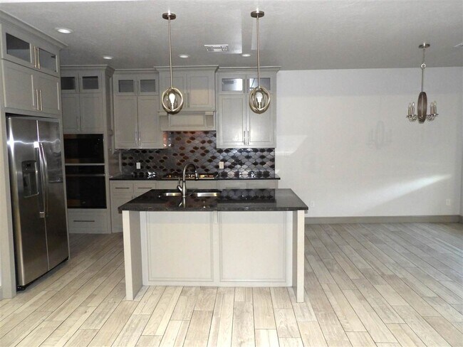 Foto del edificio - 3914 NE Realtree Dr