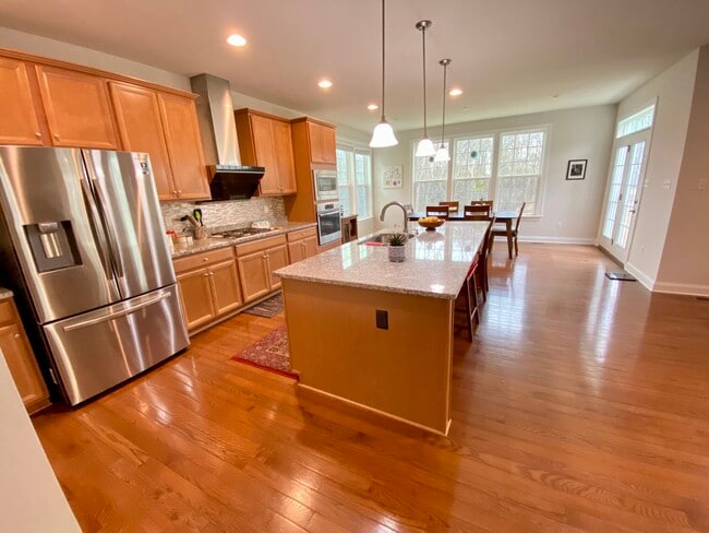 Kitchen - 1709 Stevensan Dr