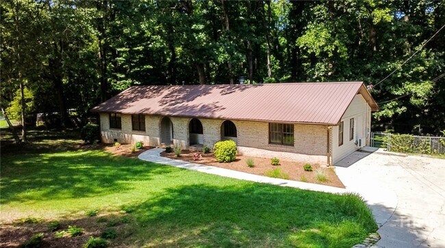 Foto del edificio - 1191 Arrowhead Rd