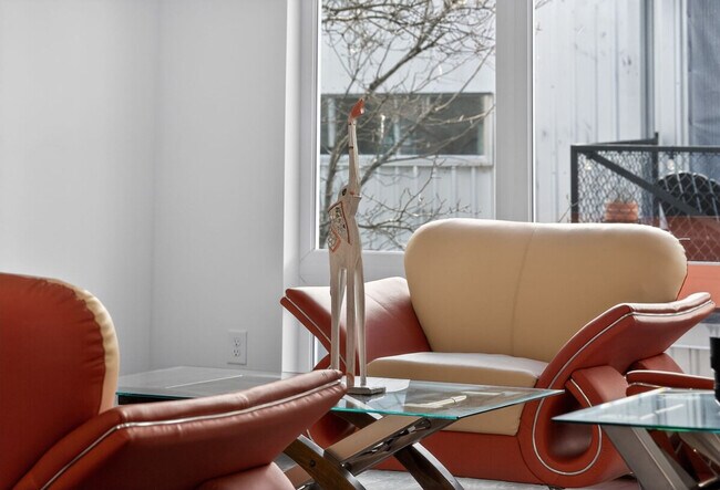 Building Photo - 1680 Memorial Dr SE