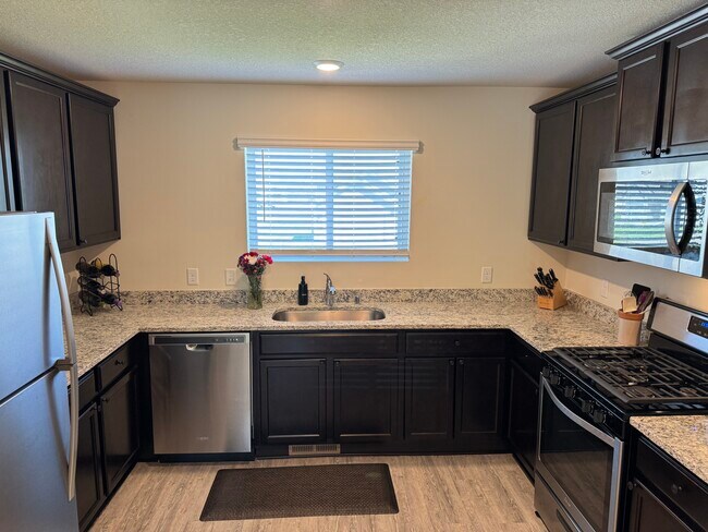 Foto del edificio - 1038 White Tail Ln