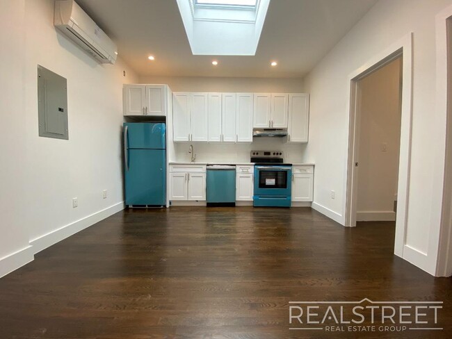 Foto del edificio - Stunning New 2 Bed in Ridgewood Townhouse