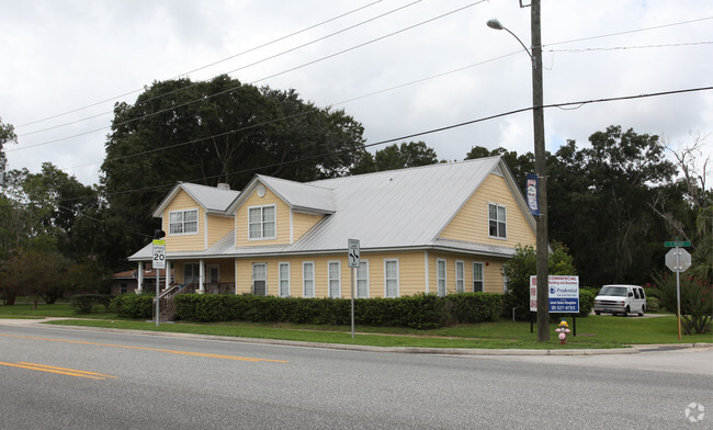 Foto del edificio - 802 E Moody Blvd