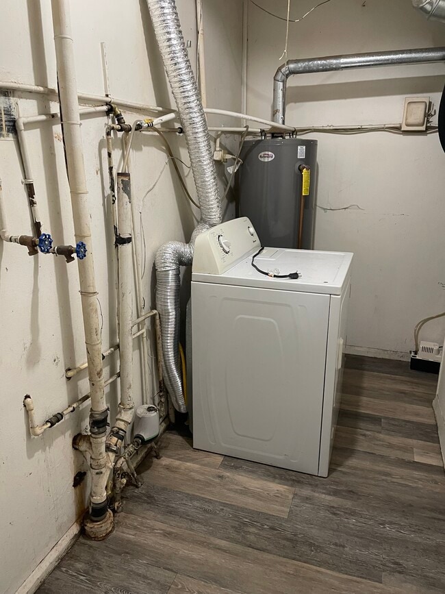 Includes washer hookups and dryer on site - 915 S 12th St