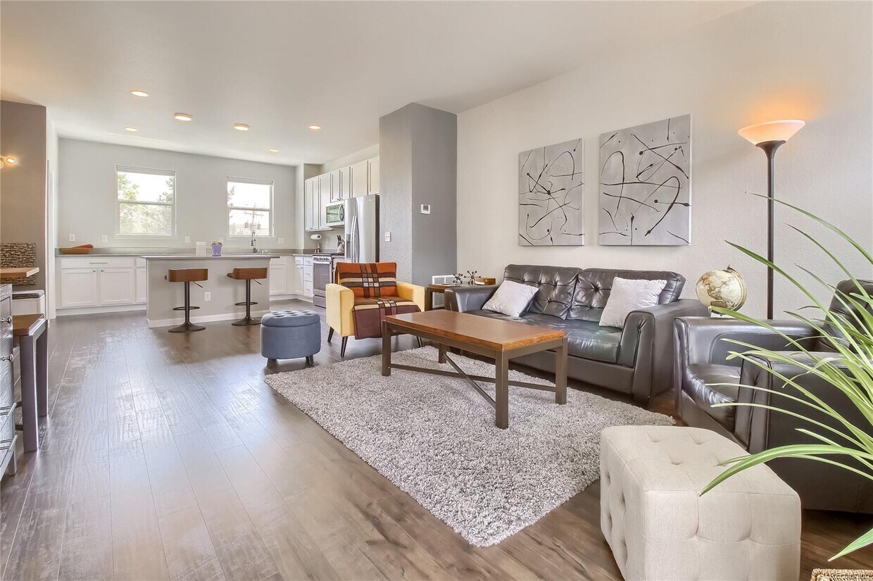 Foto principal - 4190 E Warren Ave