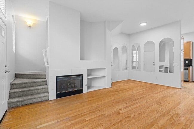 Building Photo - 1050 S Volterra Way
