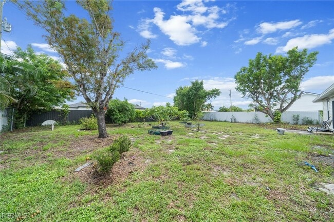 Building Photo - 3911 SW 11th Pl