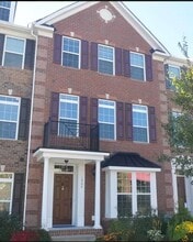 Building Photo - 1903 Old Brick Rd