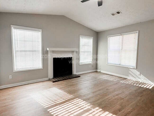 Building Photo - 5142 Farm Pl Dr NE