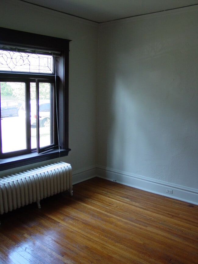 living room - 1814 Jefferson St