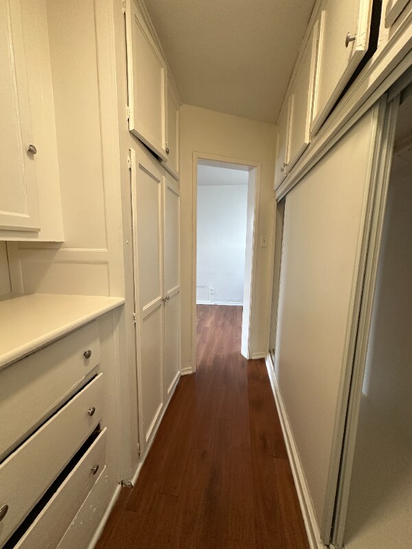 Building Photo - 1737 N Sycamore Ave