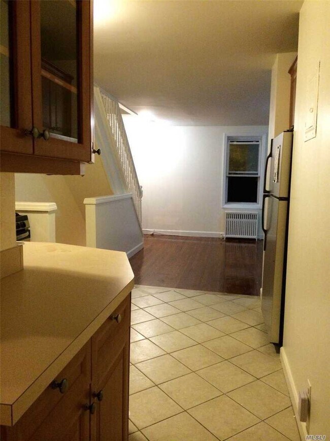 Foto del edificio - 59-21 Fresh Meadow Ln