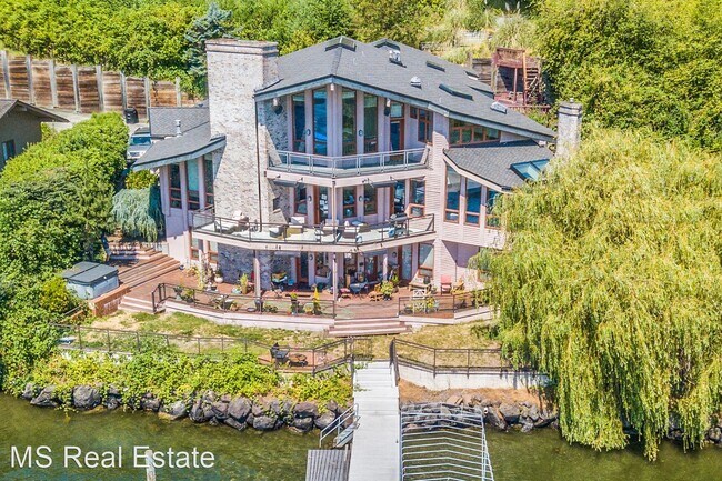 Foto del edificio - 5 br, 5.5 bath House - 8279 W Mercer Way