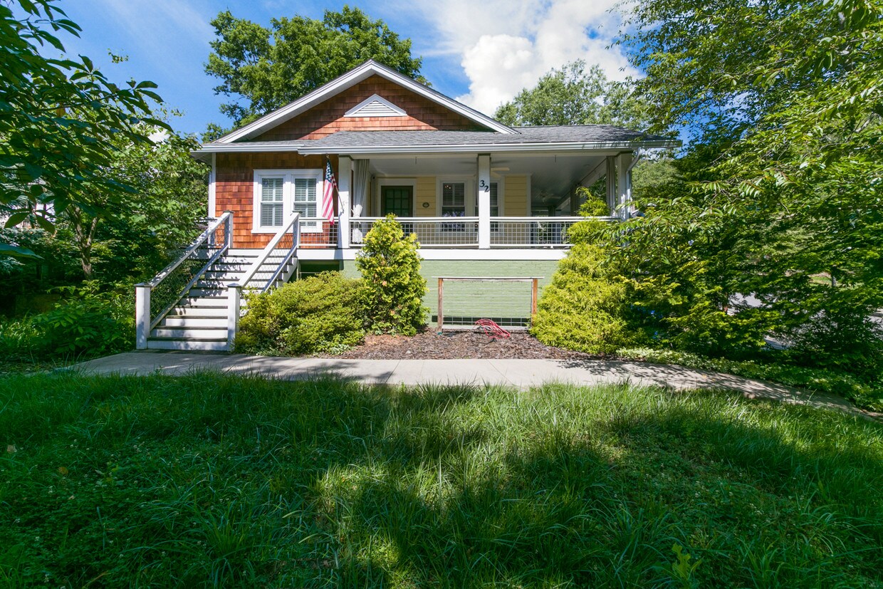 32 Larchmont Rd, Asheville, NC 28804 House Rental in Asheville, NC
