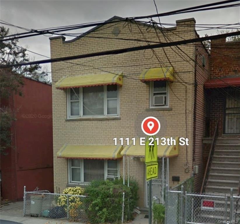 Foto principal - 1111 E 213th St