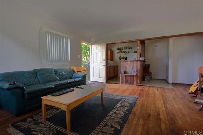 Interior Photo - 1380-1382 Summit Ave