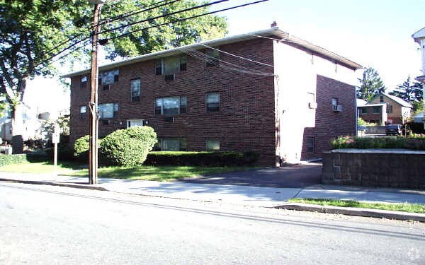 Primary Photo - 70-74 William St
