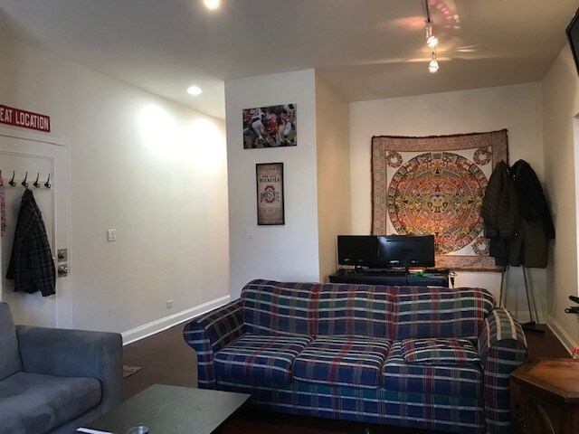 Foto del edificio - 811 W Lill Ave