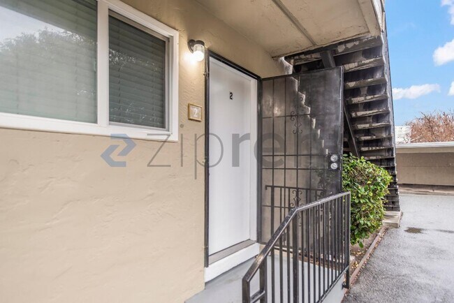 Foto del edificio - 1391 Vía Dondera