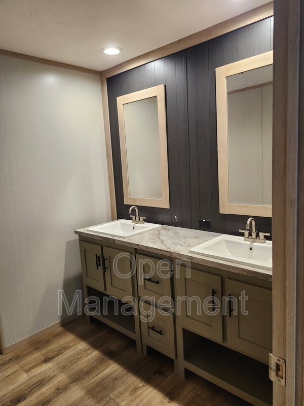 Foto del edificio - 3300 Voight Blvd