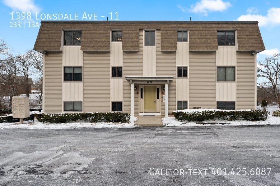 Primary Photo - 1398 Lonsdale Ave