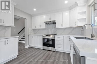 Building Photo - 79 Strathavon Dr