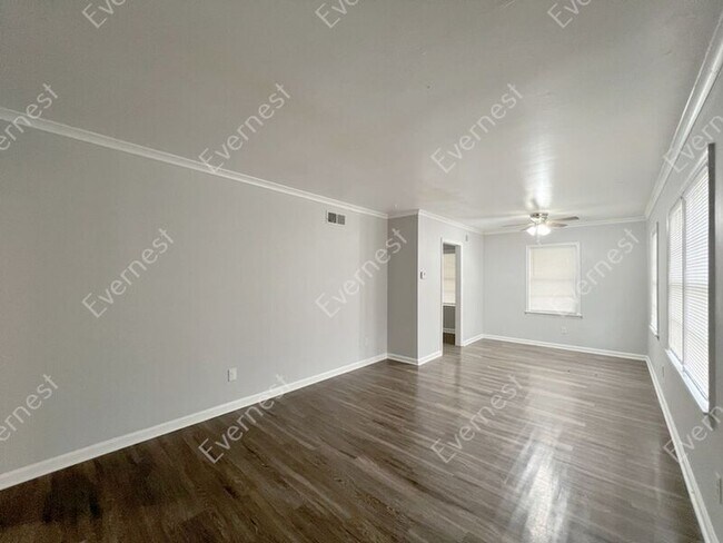 Building Photo - 3602 Gowan Dr