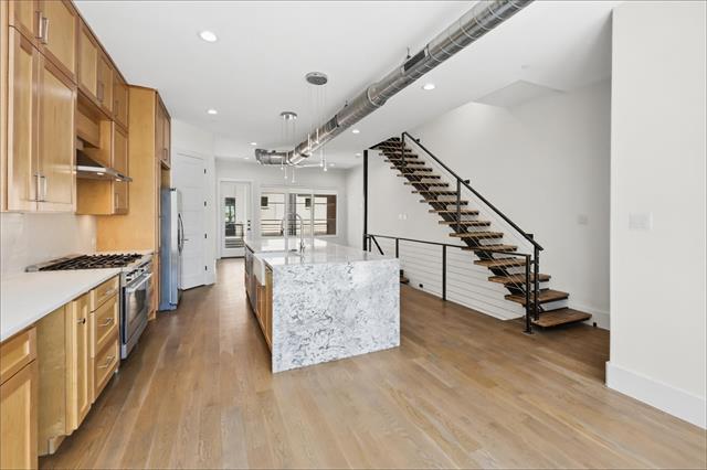 Building Photo - 408 Rayner Ave