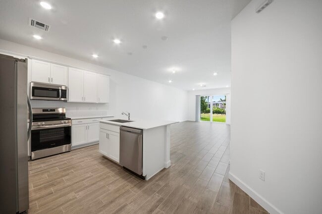 Building Photo - 13840 Hero Path