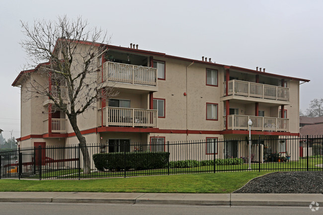 Foto del edificio - Hammer Lane Village