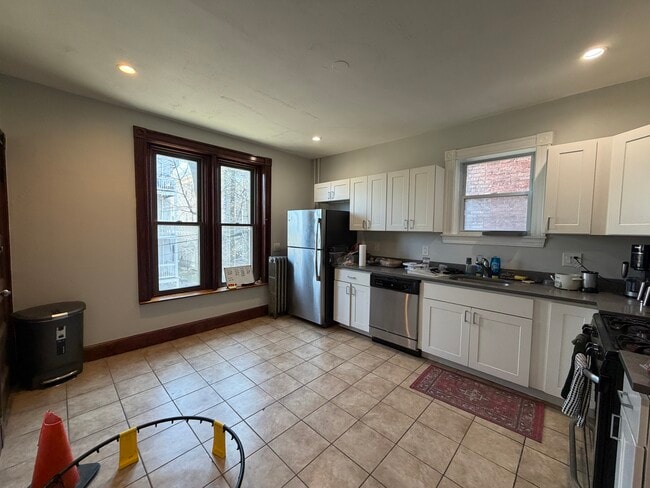 Building Photo - 174 Saint Alphonsus St