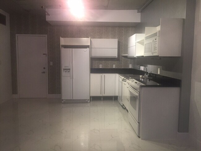 Foto del edificio - 690 SW 1st Ave