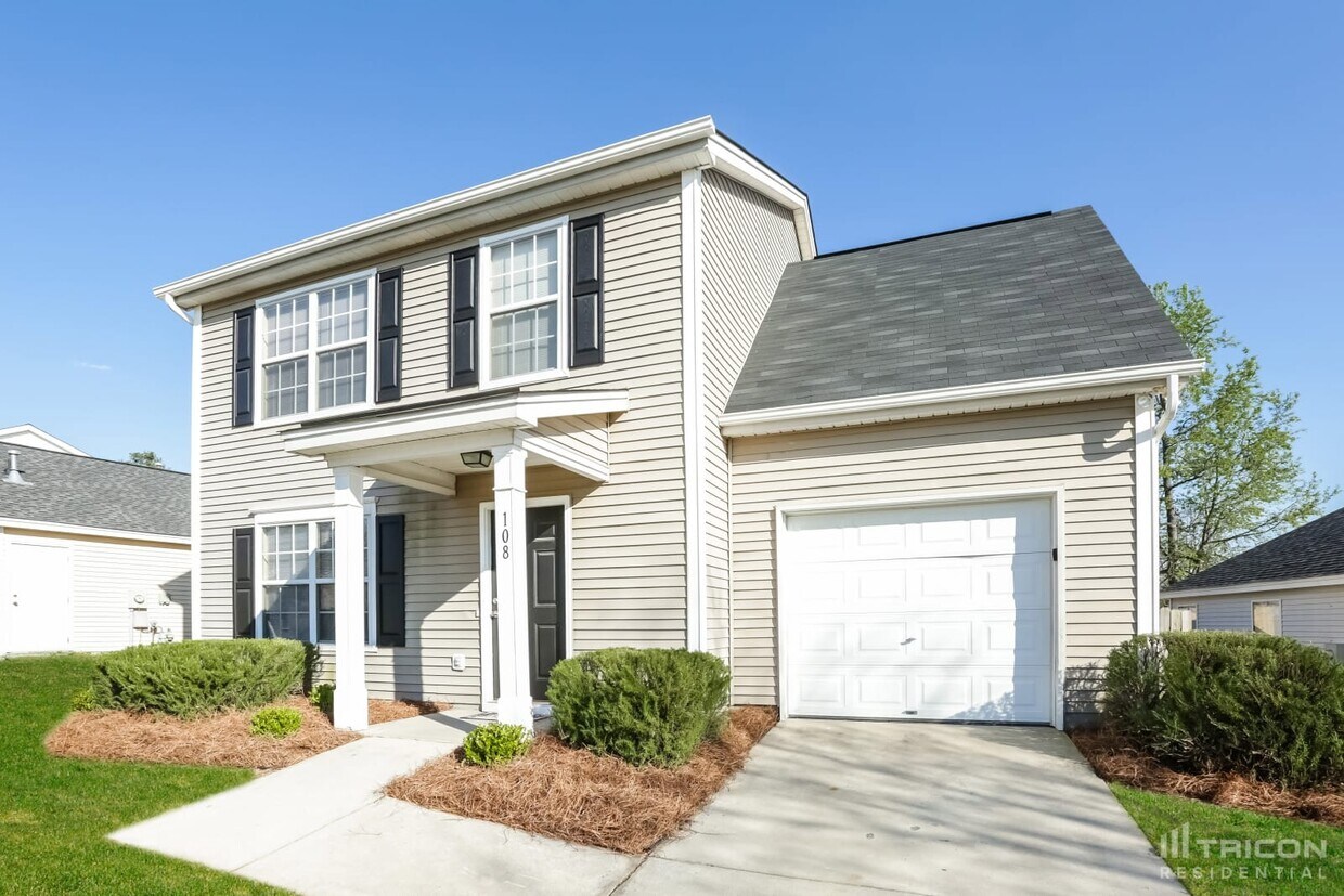 Foto principal - 108 Springway Dr