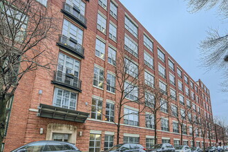 Building Photo - 1735 N Paulina St