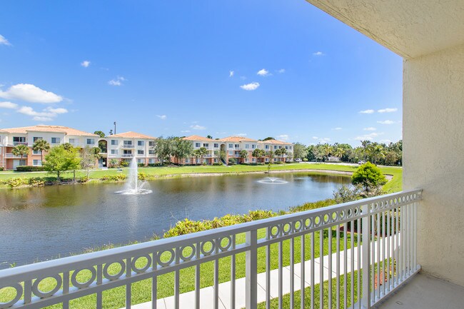 Foto del edificio - 9210 Myrtlewood Cir W