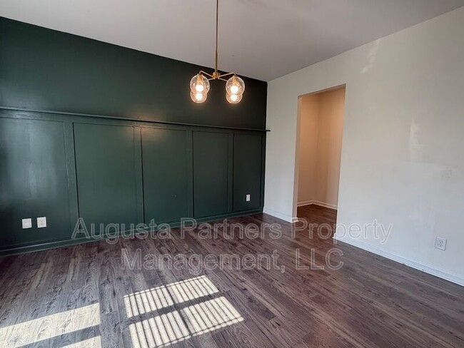 Building Photo - 1097 Sapphire Dr