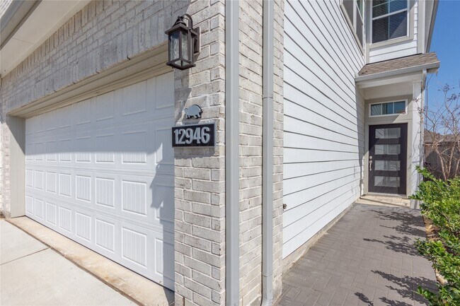 Foto del edificio - 12946 Rio Mariano Ln