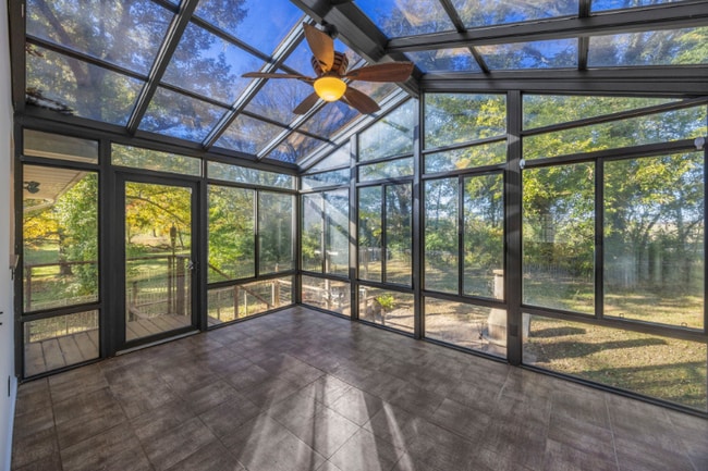 Photo - 1755 Fountainbleu Dr House