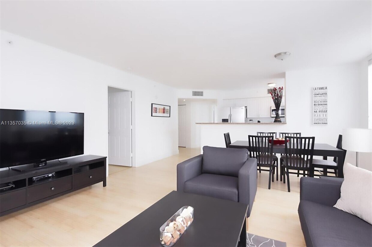 Foto principal - 1155 Brickell Bay Dr