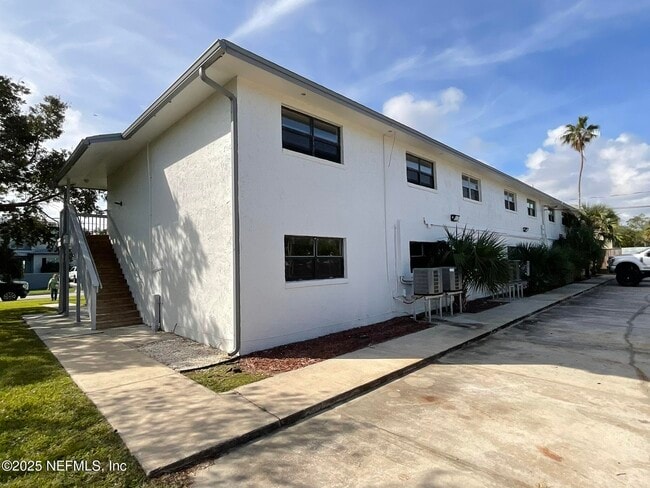 Foto del edificio - 318 Arricola Ave