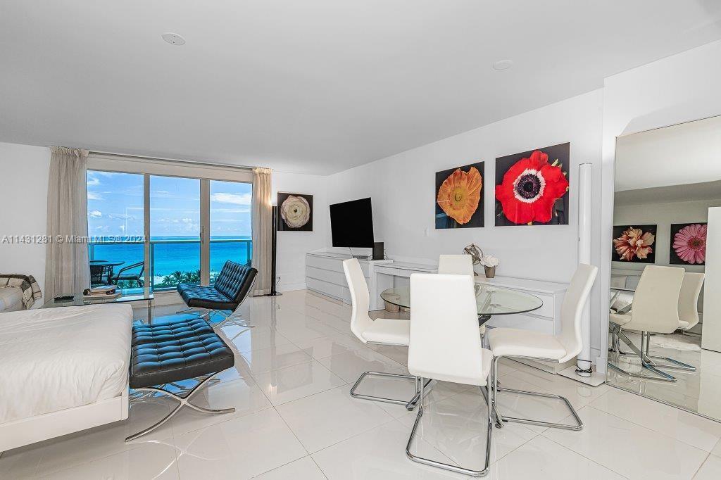 Foto principal - 2301 Collins Ave