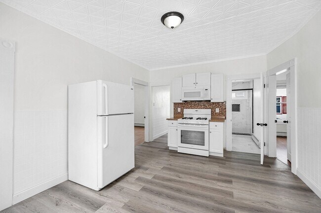 Foto del edificio - 220 Concord St