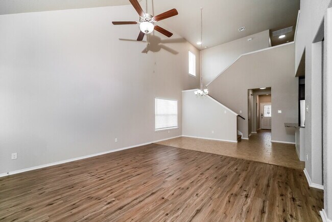 Building Photo - 323 Krieghoff Wy