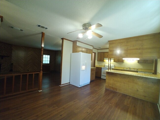 Building Photo - 2515 College Park Ln