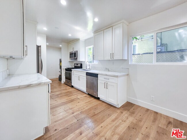 Foto del edificio - 2917 N Coolidge Ave