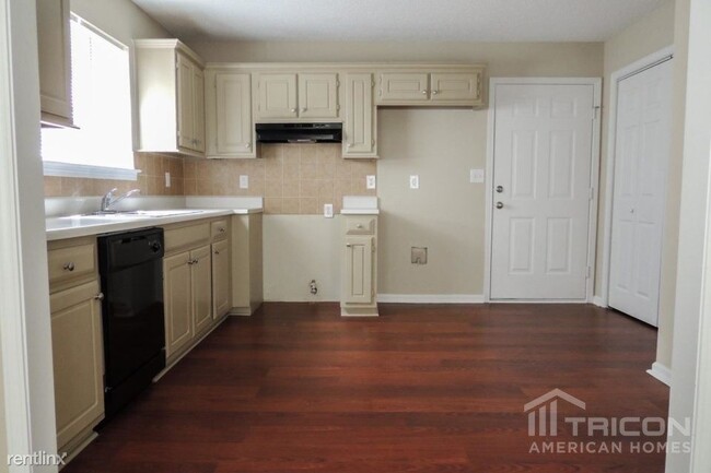 Foto del edificio - 98 Dogwood Ridge Dr
