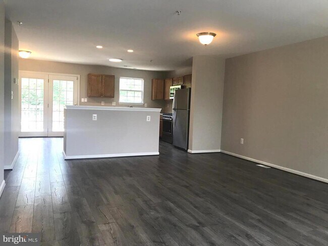 Building Photo - 8805 Goose Landing Cir