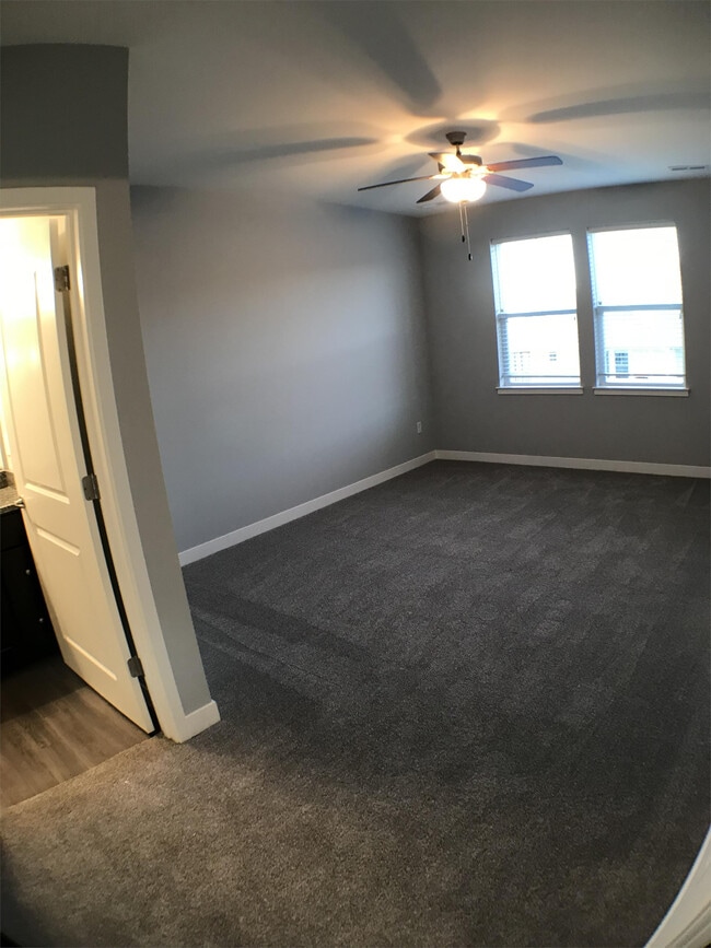 Foto del edificio - 1671 McCleary Ln