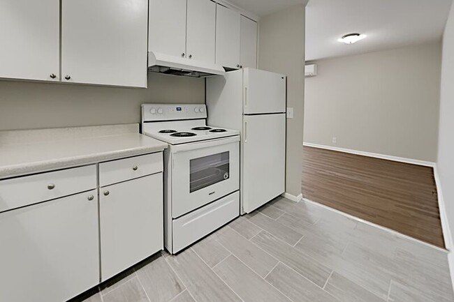 Building Photo - 550 E Bledsoe St