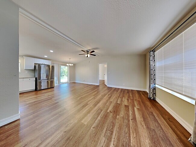 Building Photo - 13426 Tyringham St